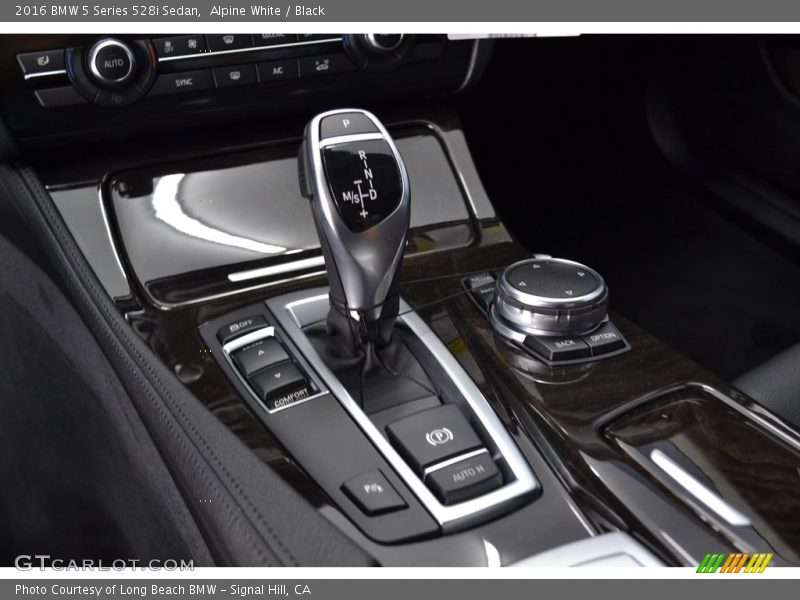 Alpine White / Black 2016 BMW 5 Series 528i Sedan