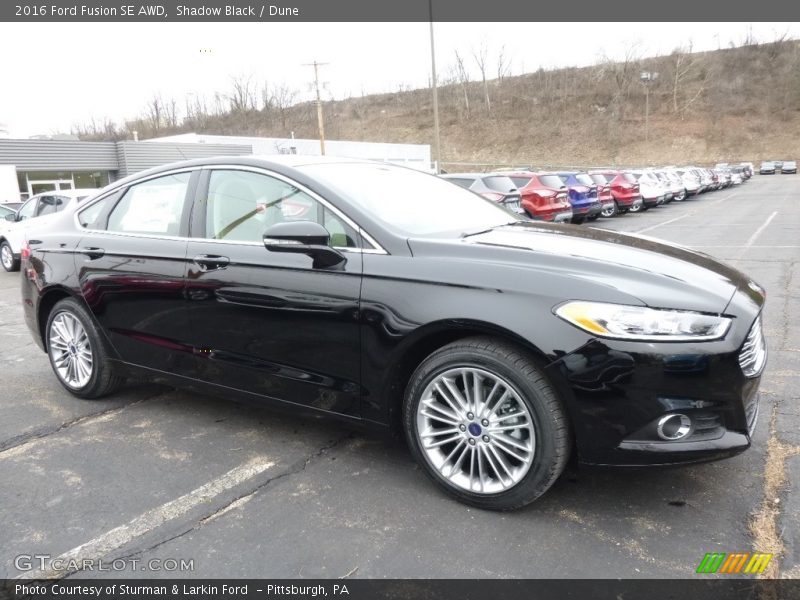 Front 3/4 View of 2016 Fusion SE AWD