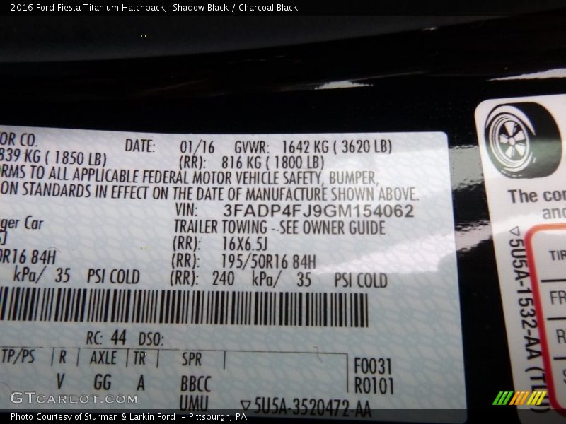 Shadow Black / Charcoal Black 2016 Ford Fiesta Titanium Hatchback
