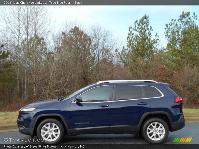 True Blue Pearl / Black 2016 Jeep Cherokee Latitude