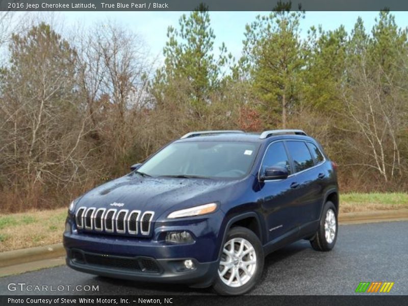 True Blue Pearl / Black 2016 Jeep Cherokee Latitude