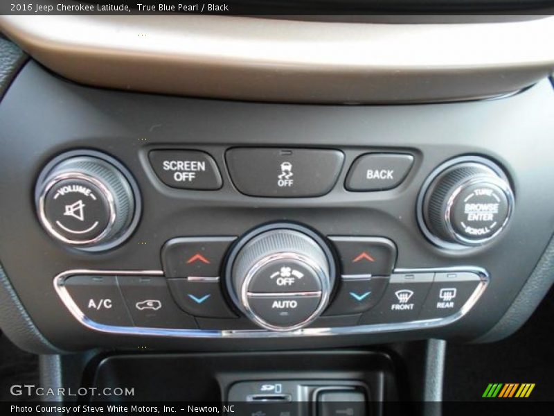 True Blue Pearl / Black 2016 Jeep Cherokee Latitude