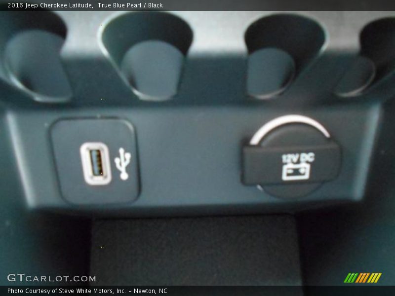 True Blue Pearl / Black 2016 Jeep Cherokee Latitude