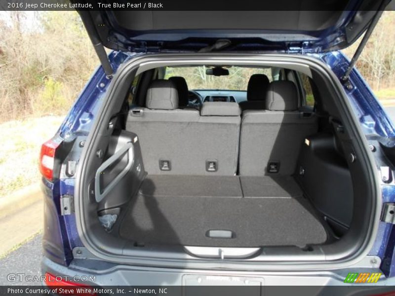 True Blue Pearl / Black 2016 Jeep Cherokee Latitude