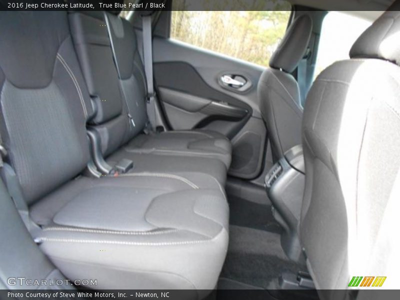 True Blue Pearl / Black 2016 Jeep Cherokee Latitude