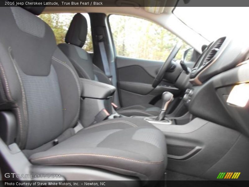 True Blue Pearl / Black 2016 Jeep Cherokee Latitude