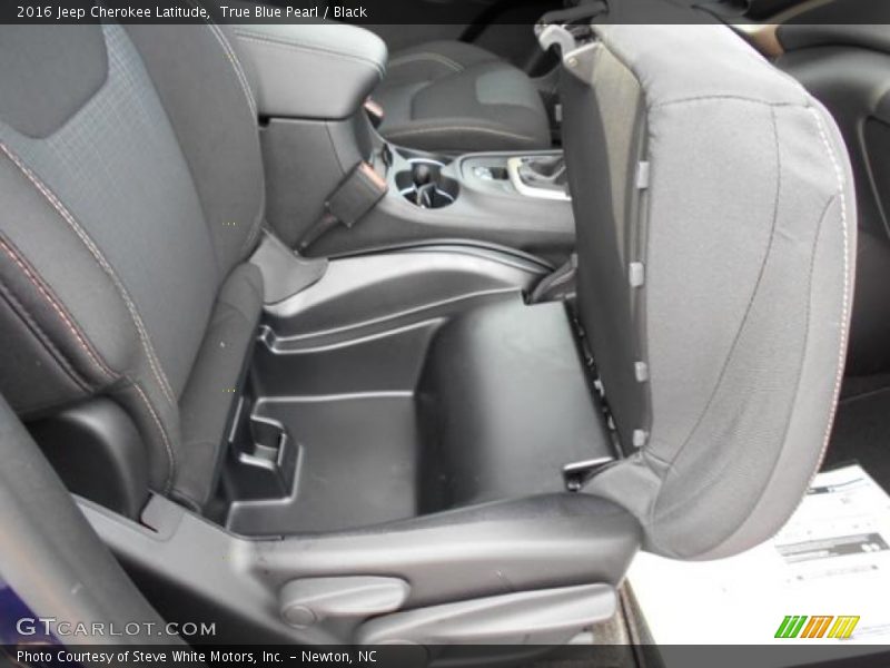True Blue Pearl / Black 2016 Jeep Cherokee Latitude