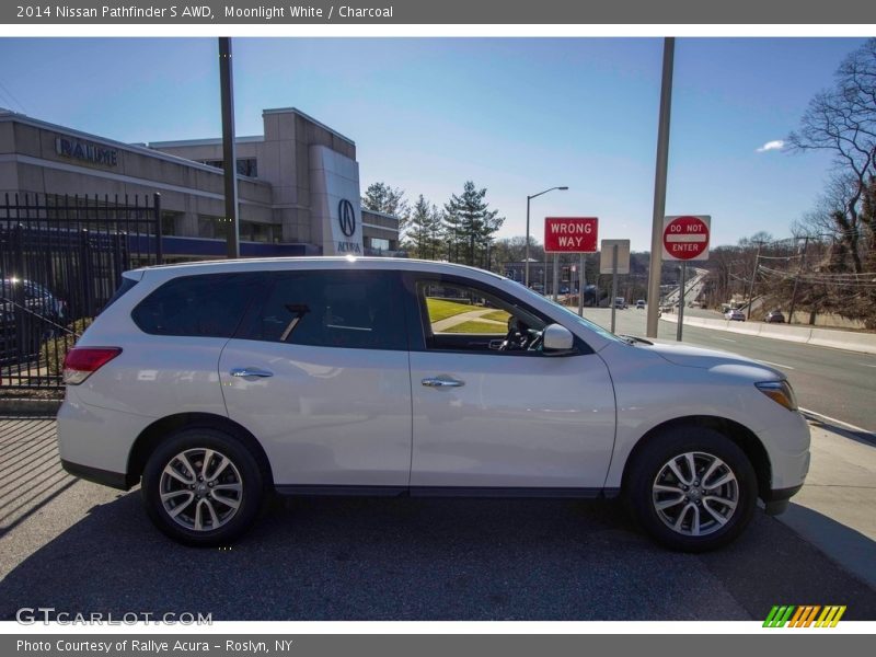 Moonlight White / Charcoal 2014 Nissan Pathfinder S AWD