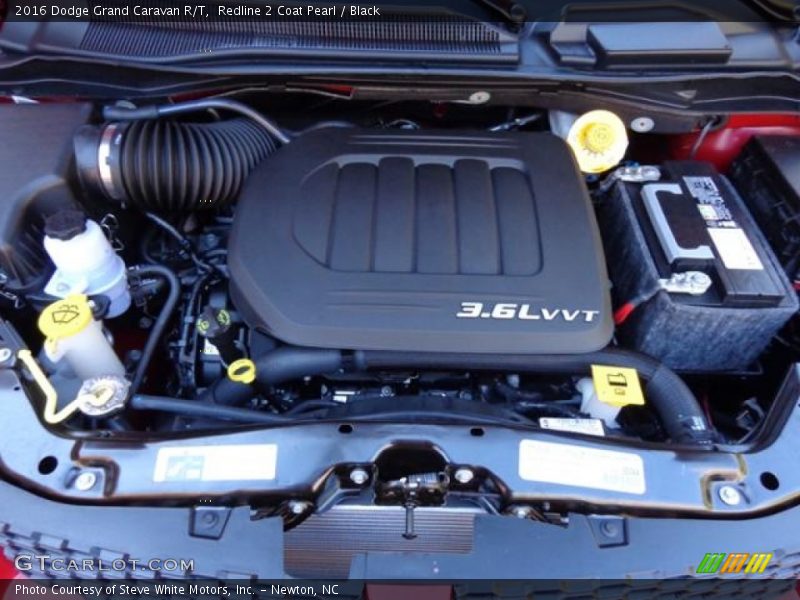 Redline 2 Coat Pearl / Black 2016 Dodge Grand Caravan R/T