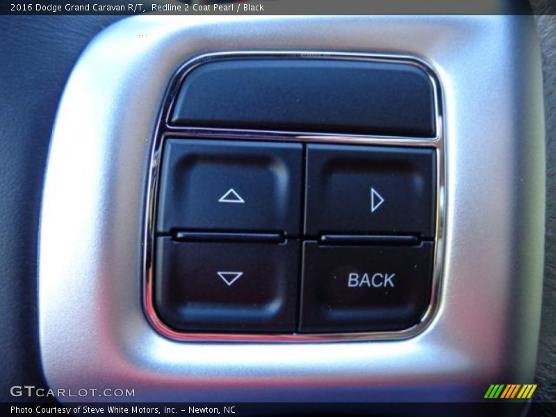 Redline 2 Coat Pearl / Black 2016 Dodge Grand Caravan R/T