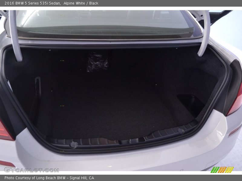Alpine White / Black 2016 BMW 5 Series 535i Sedan