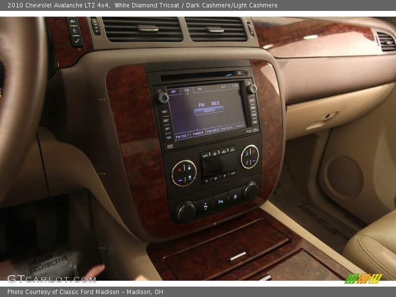 White Diamond Tricoat / Dark Cashmere/Light Cashmere 2010 Chevrolet Avalanche LTZ 4x4