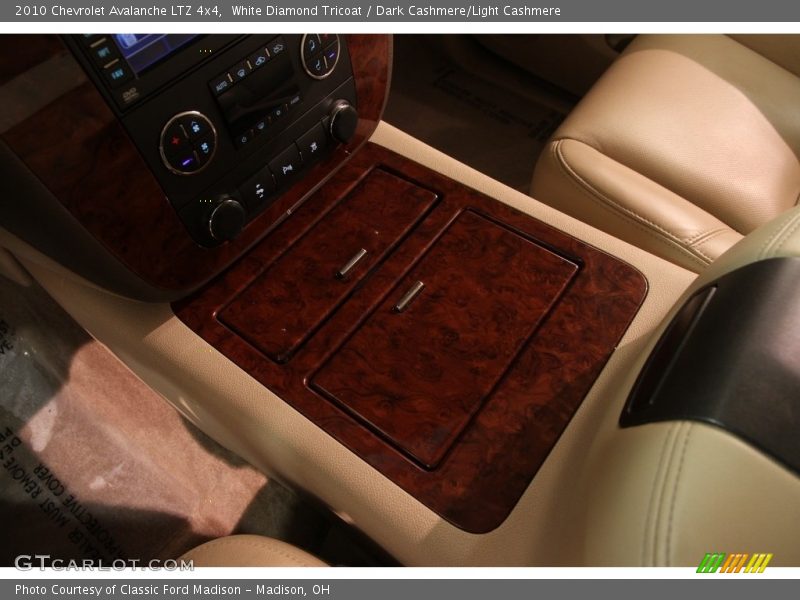 White Diamond Tricoat / Dark Cashmere/Light Cashmere 2010 Chevrolet Avalanche LTZ 4x4