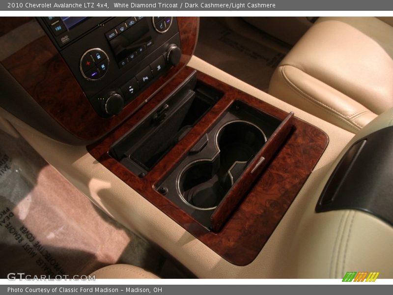 White Diamond Tricoat / Dark Cashmere/Light Cashmere 2010 Chevrolet Avalanche LTZ 4x4