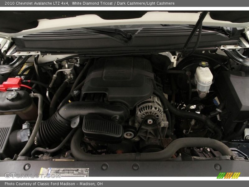 White Diamond Tricoat / Dark Cashmere/Light Cashmere 2010 Chevrolet Avalanche LTZ 4x4