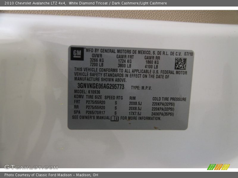 White Diamond Tricoat / Dark Cashmere/Light Cashmere 2010 Chevrolet Avalanche LTZ 4x4
