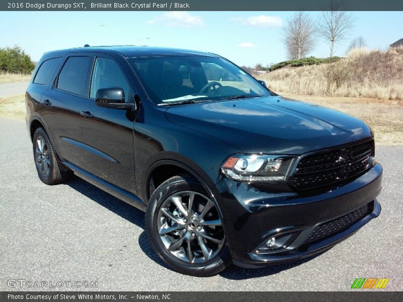 Front 3/4 View of 2016 Durango SXT