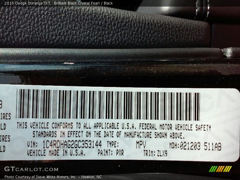 Brilliant Black Crystal Pearl / Black 2016 Dodge Durango SXT