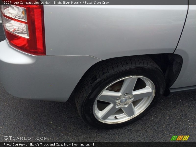 Bright Silver Metallic / Pastel Slate Gray 2007 Jeep Compass Limited 4x4