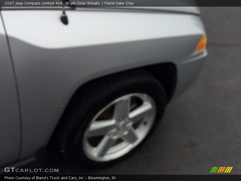 Bright Silver Metallic / Pastel Slate Gray 2007 Jeep Compass Limited 4x4