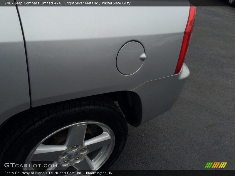 Bright Silver Metallic / Pastel Slate Gray 2007 Jeep Compass Limited 4x4