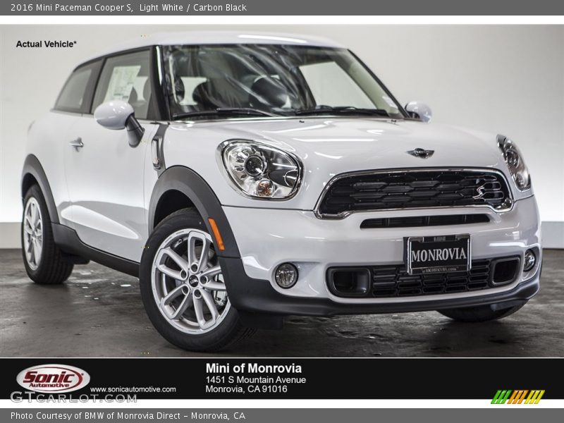 Light White / Carbon Black 2016 Mini Paceman Cooper S