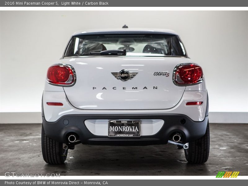 Light White / Carbon Black 2016 Mini Paceman Cooper S