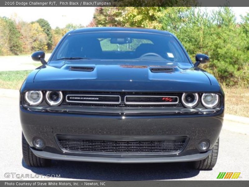 Pitch Black / Black/Tungsten 2016 Dodge Challenger R/T