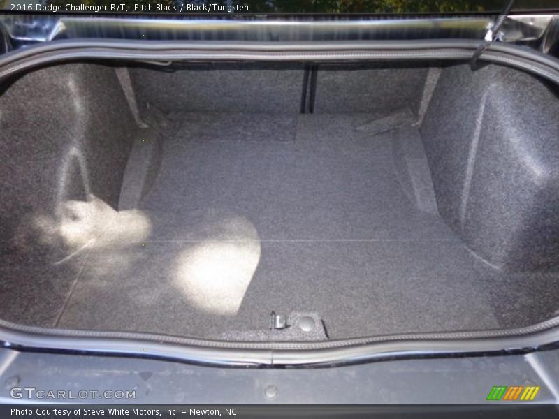 Pitch Black / Black/Tungsten 2016 Dodge Challenger R/T