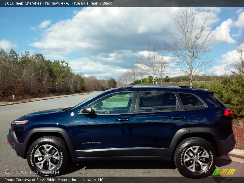 2016 Cherokee Trailhawk 4x4 True Blue Pearl