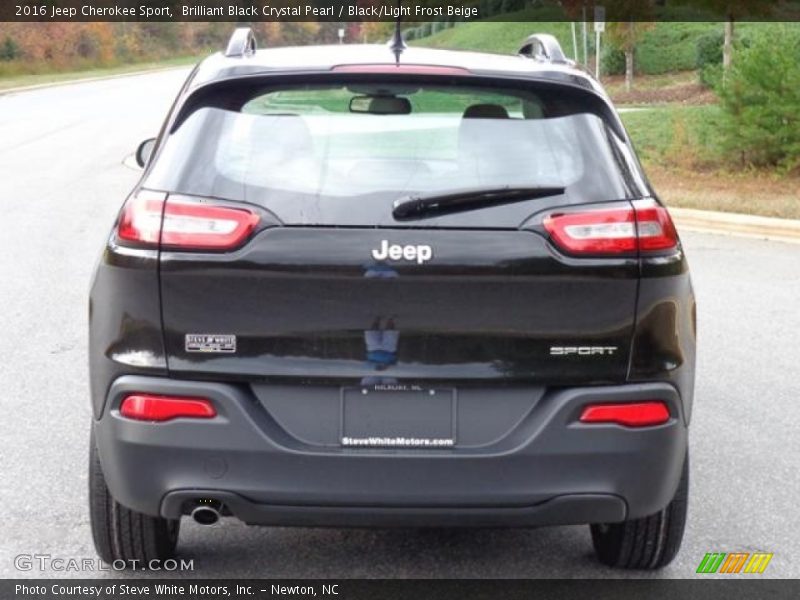 Brilliant Black Crystal Pearl / Black/Light Frost Beige 2016 Jeep Cherokee Sport