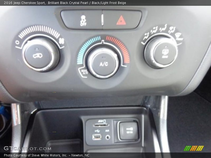 Brilliant Black Crystal Pearl / Black/Light Frost Beige 2016 Jeep Cherokee Sport