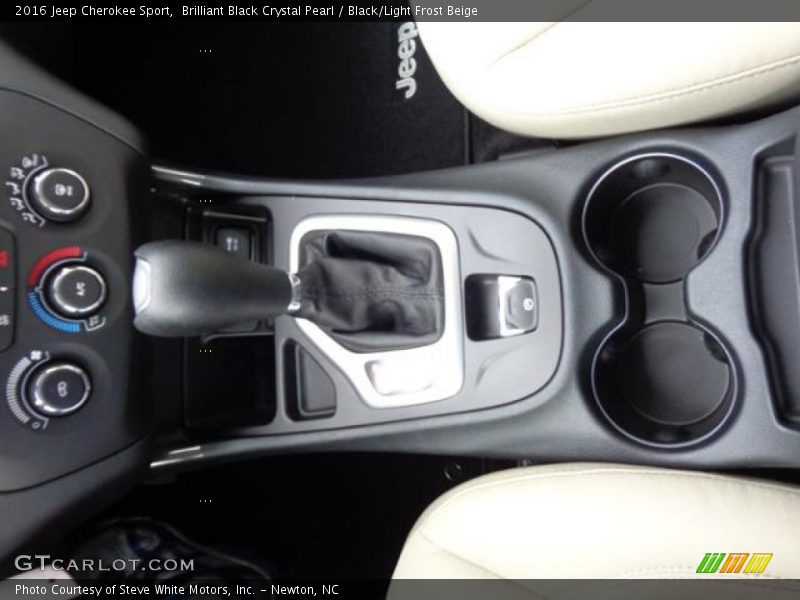 Brilliant Black Crystal Pearl / Black/Light Frost Beige 2016 Jeep Cherokee Sport