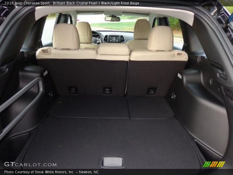 Brilliant Black Crystal Pearl / Black/Light Frost Beige 2016 Jeep Cherokee Sport