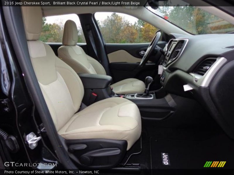Brilliant Black Crystal Pearl / Black/Light Frost Beige 2016 Jeep Cherokee Sport