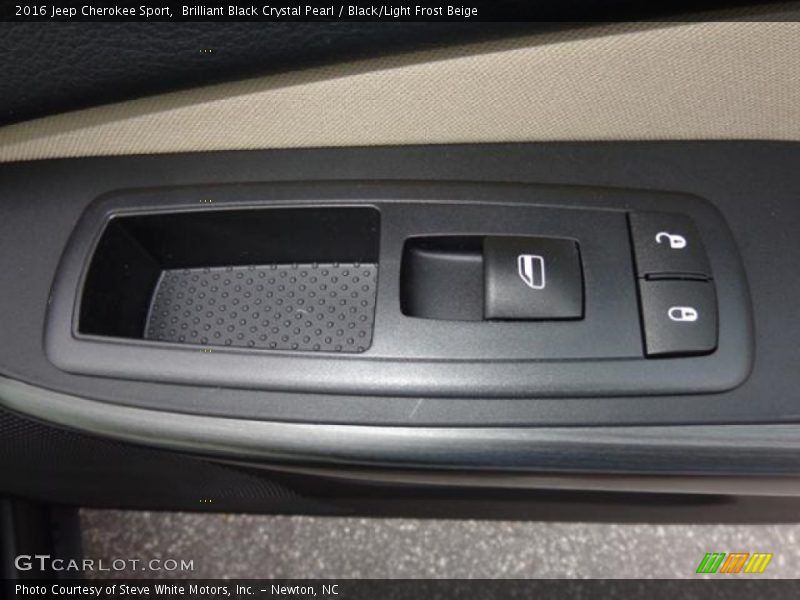 Brilliant Black Crystal Pearl / Black/Light Frost Beige 2016 Jeep Cherokee Sport