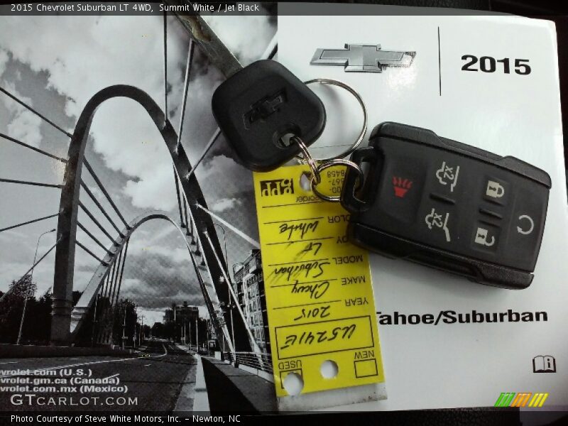 Summit White / Jet Black 2015 Chevrolet Suburban LT 4WD