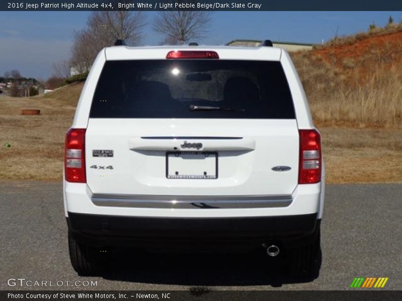 Bright White / Light Pebble Beige/Dark Slate Gray 2016 Jeep Patriot High Altitude 4x4
