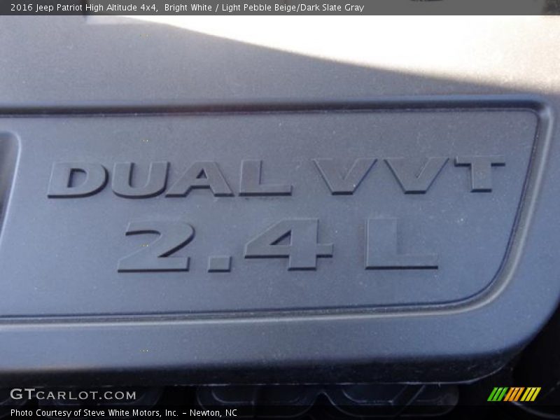 Bright White / Light Pebble Beige/Dark Slate Gray 2016 Jeep Patriot High Altitude 4x4