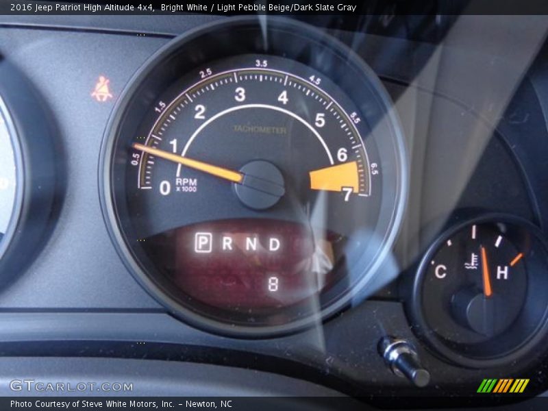 Bright White / Light Pebble Beige/Dark Slate Gray 2016 Jeep Patriot High Altitude 4x4
