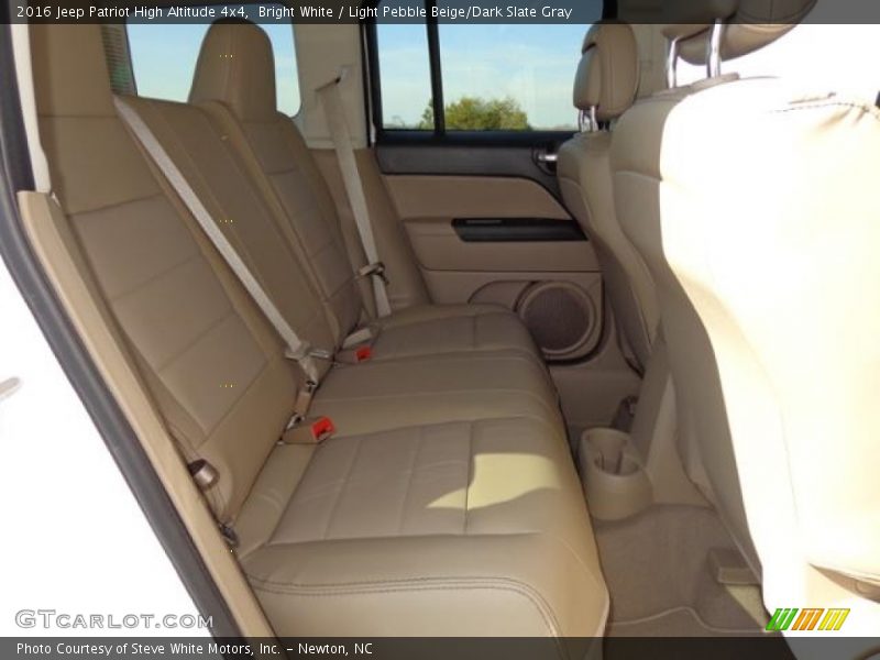 Bright White / Light Pebble Beige/Dark Slate Gray 2016 Jeep Patriot High Altitude 4x4