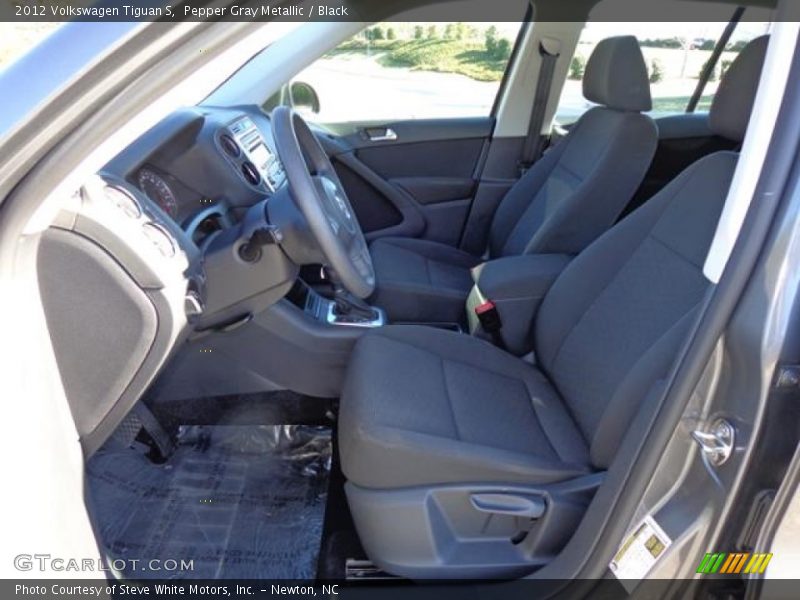 Pepper Gray Metallic / Black 2012 Volkswagen Tiguan S