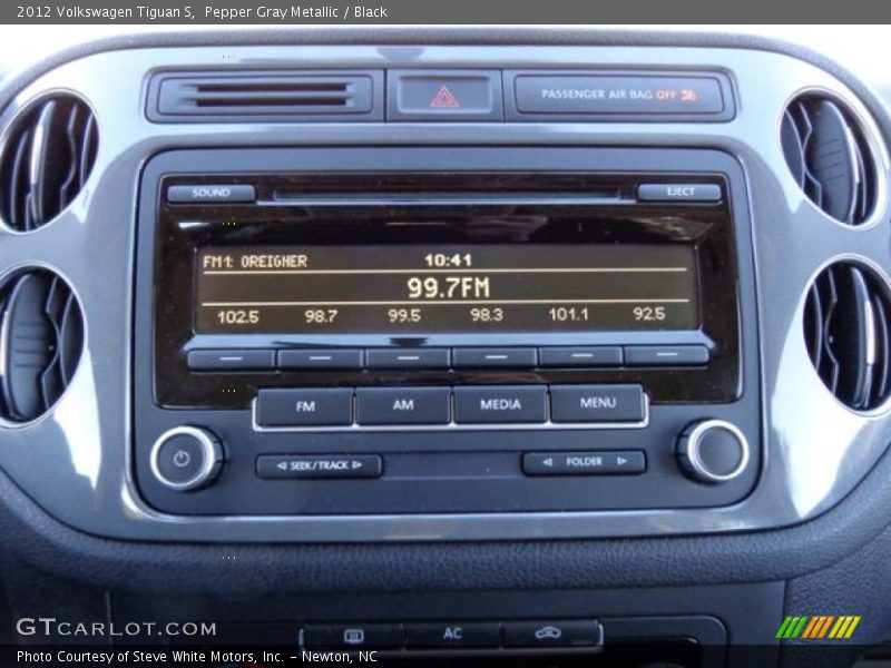 Pepper Gray Metallic / Black 2012 Volkswagen Tiguan S