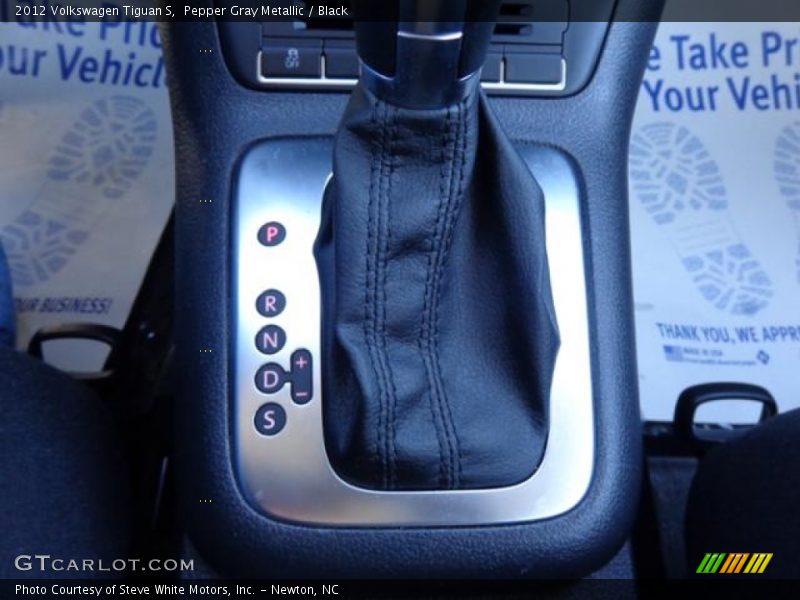 Pepper Gray Metallic / Black 2012 Volkswagen Tiguan S
