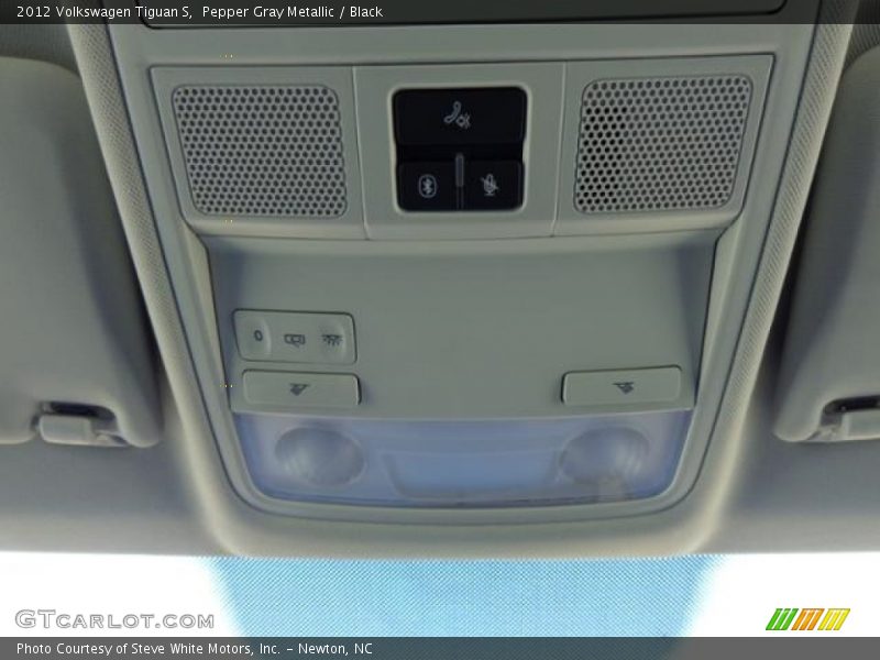 Pepper Gray Metallic / Black 2012 Volkswagen Tiguan S