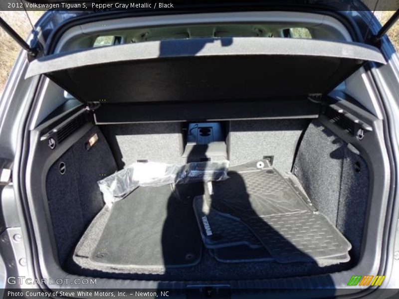 Pepper Gray Metallic / Black 2012 Volkswagen Tiguan S