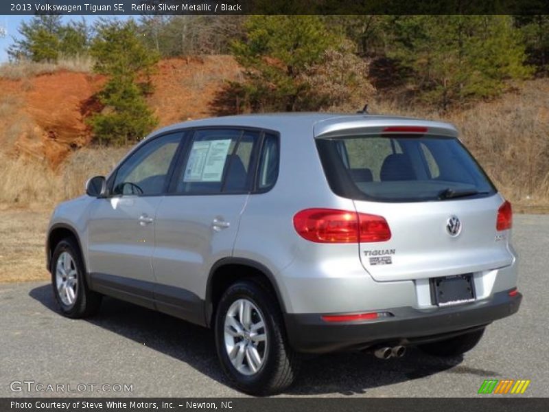 Reflex Silver Metallic / Black 2013 Volkswagen Tiguan SE