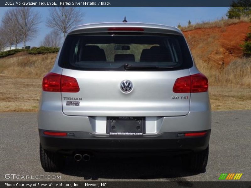 Reflex Silver Metallic / Black 2013 Volkswagen Tiguan SE