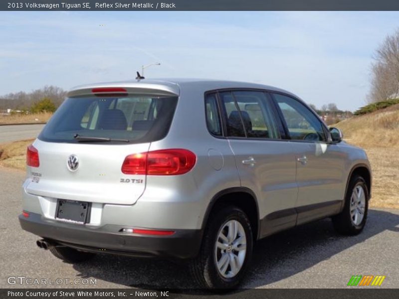 Reflex Silver Metallic / Black 2013 Volkswagen Tiguan SE