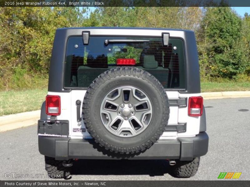 Bright White / Black 2016 Jeep Wrangler Rubicon 4x4